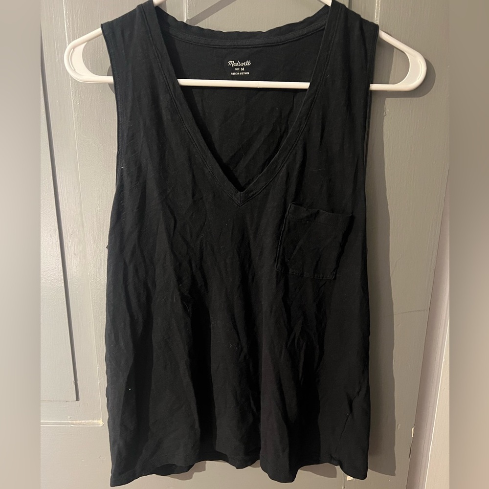 Black V neck Madewell pocket tank top